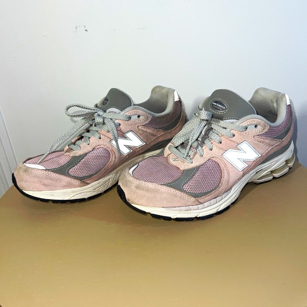 New Balance 2002R Orb Pink M2002RFC Mens 6.5 Womens 8 Pink Grey Suede Shoes